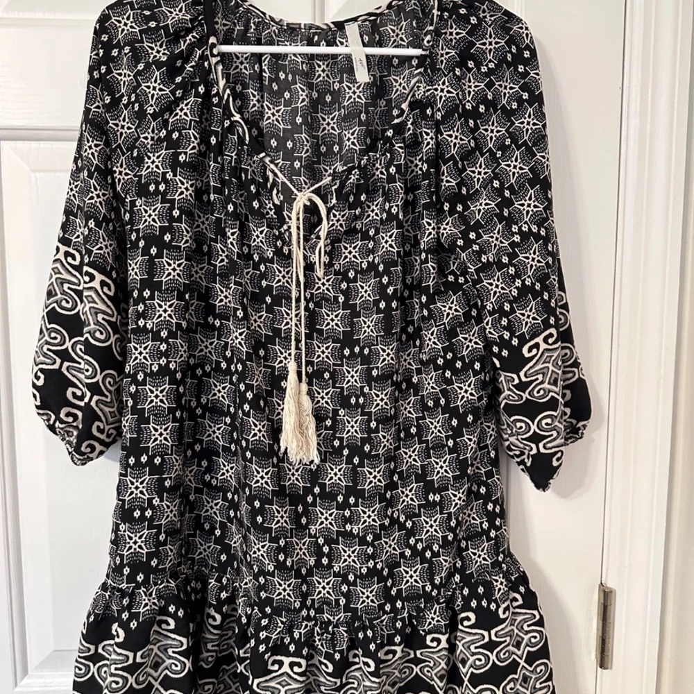 Tua Black and White Geometric Blouse 🐯